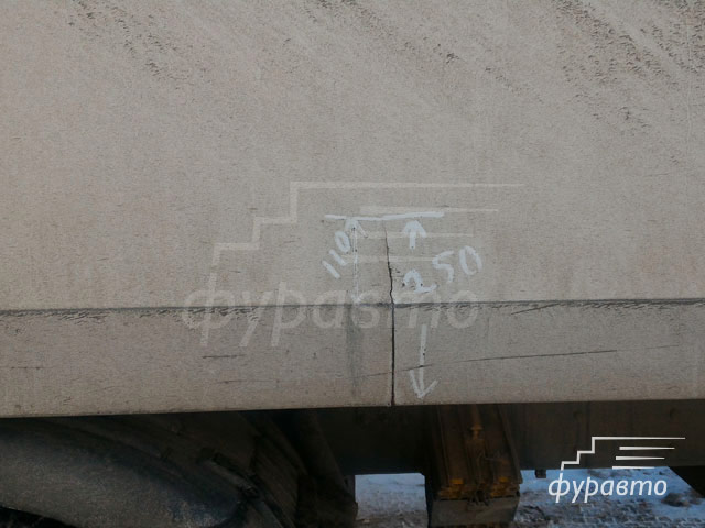 трещина по низу фургона указывает на деформацию рамы трещина по низу фургона указывает на деформацию рамы