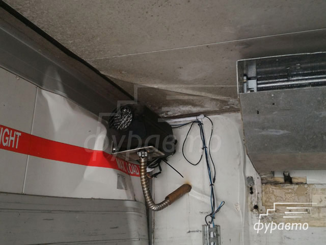 В верхней части присутствует разрушенный участок потолка В верхней части присутствует разрушенный участок потолка